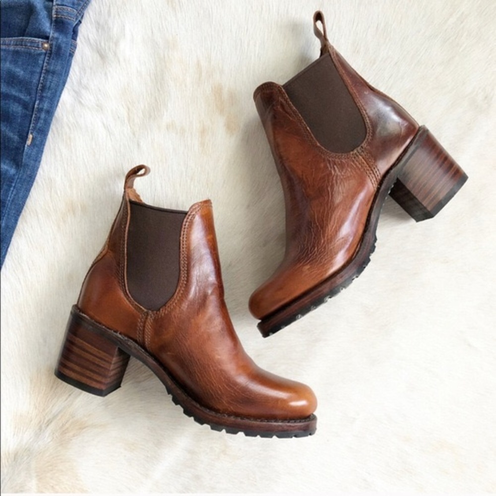 Frye Sabrina Boot in Cognac